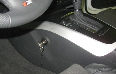 Гарант Консул 01001.L - AUDI A4 AVANT 2008 - 2015