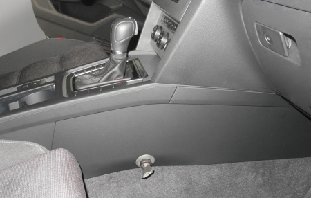 Гарант Консул 41027/1.R~*P - VOLKSWAGEN PASSAT B8 2015